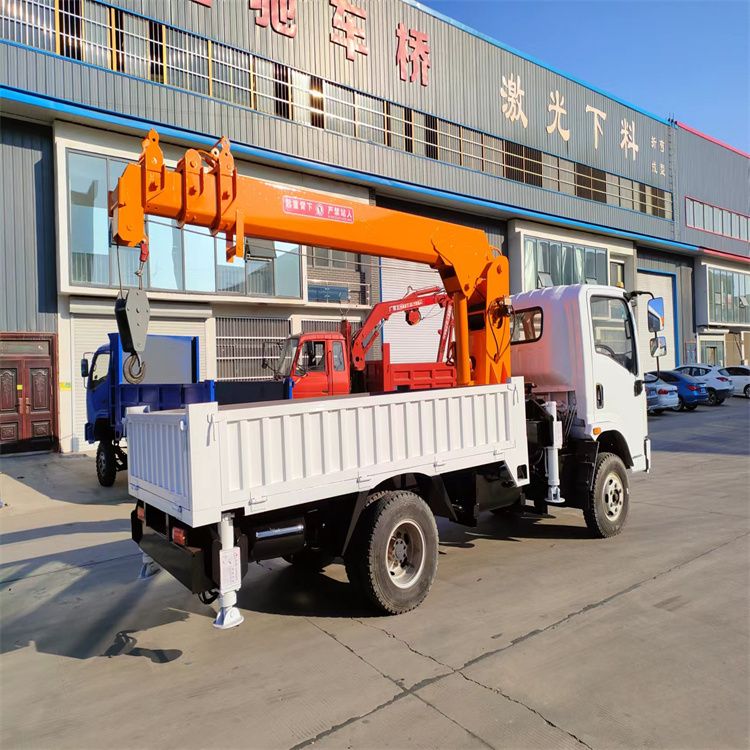 土库镇三轮随车吊定制 农用改装机自备吊中瑞长期出售